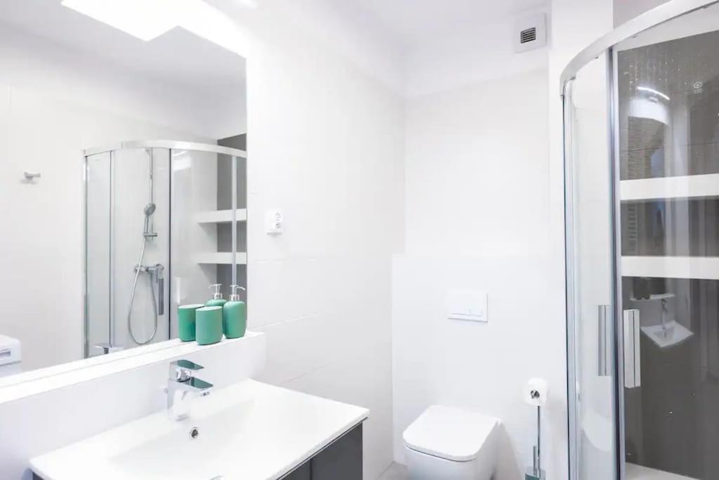 Urban Chic - City Center - One Bedroom Apartment - Opolska Катовице Экстерьер фото